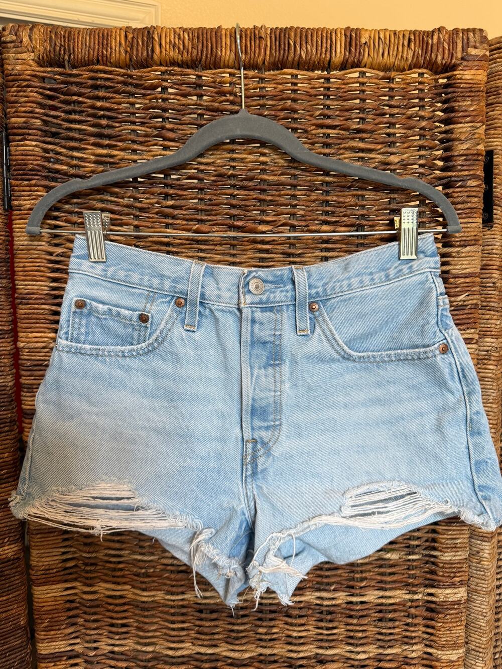 Levi’s Premium 501 High Rise Distressed Cutoff Denim Shorts W27